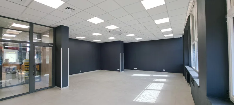 Комерційне приміщення 74 м², окремий вхід