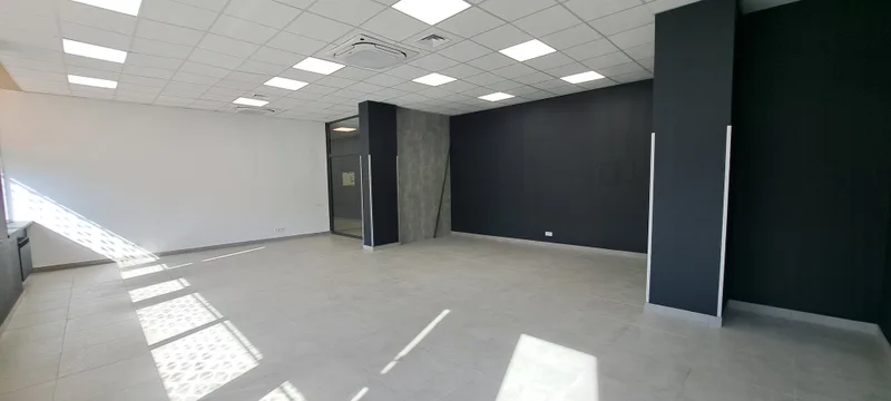 Комерційне приміщення 74 м², окремий вхід