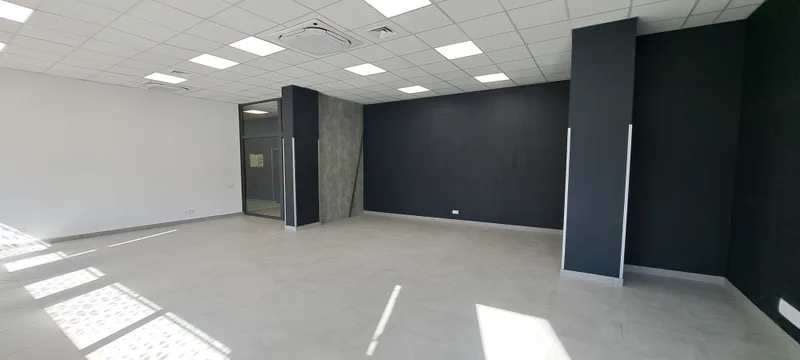Комерційне приміщення 74 м², окремий вхід